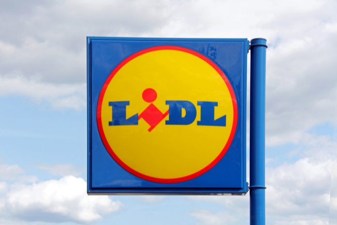 Lidl gives frontline shop workers £200 bonus