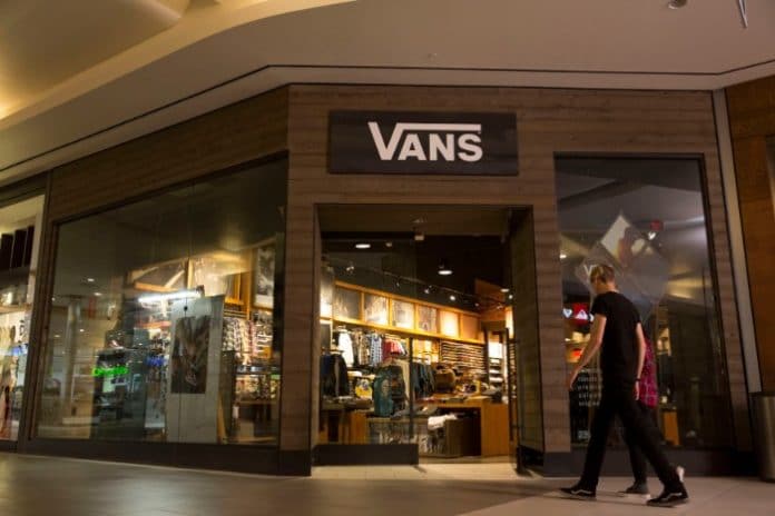 vans outlet mall