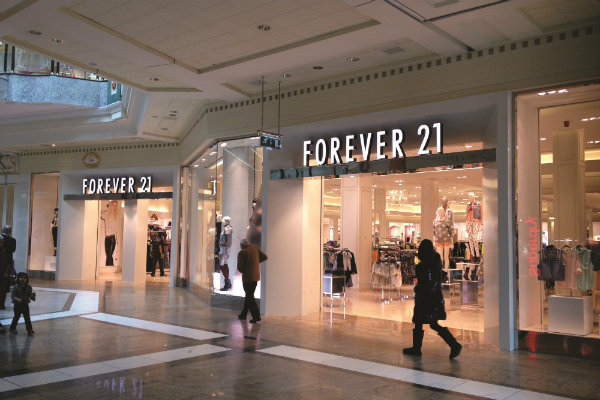 Forever 21 opens it's first ever London store - launch day…